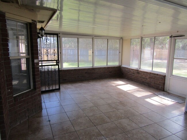 Building Photo - 1087 Desert Shield St