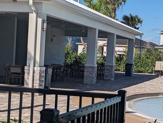 Building Photo - 10597 SW Vasari Way