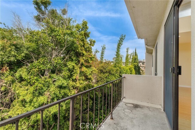 Building Photo - 2175 S Beverly Glen Blvd