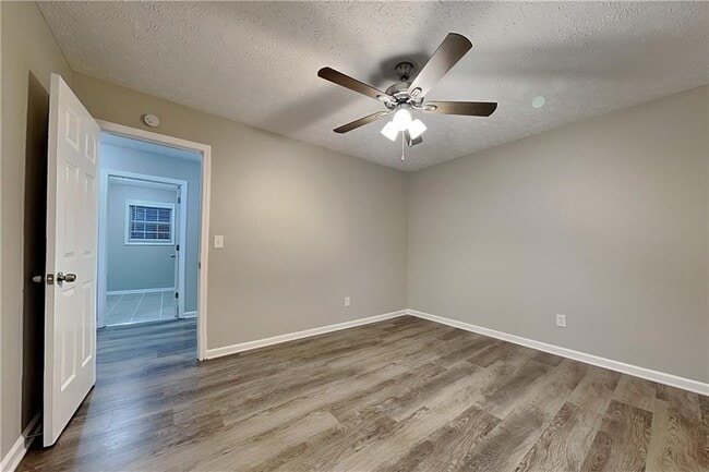 Building Photo - 1570 Rose Pointe Dr