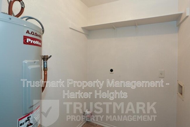 Building Photo - 2710 Vernice Loop