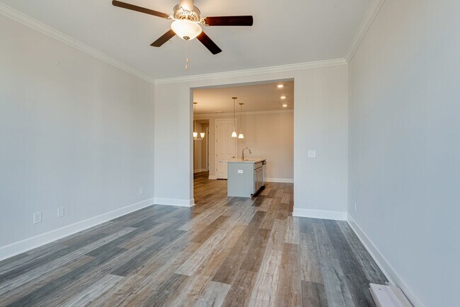 Building Photo - 413 Ronan Way
