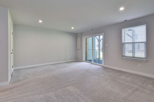Building Photo - 105 Big Wds Dr