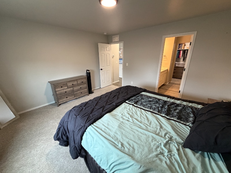 Building Photo - 1840 SW Sparrow Pl