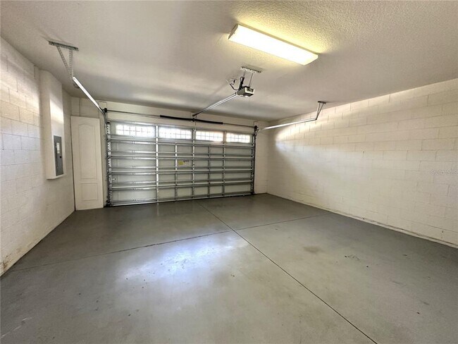 Building Photo - 8474 Kelsall Dr