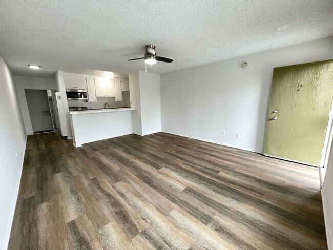 Interior Photo - 6736 Cleon Ave