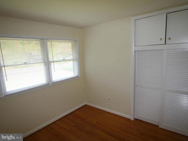 Building Photo - 1103 Roberta Ct