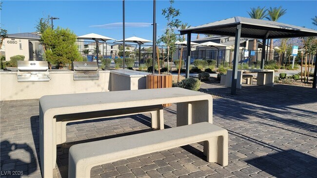 Building Photo - 2842 Matador Red Ave