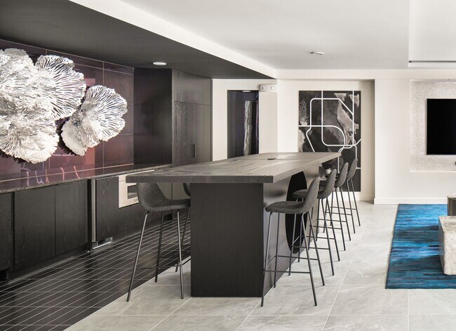 Building Photo - One Bedroom Rear Facing w Patio (1st Floor), Balcony 2 & 3