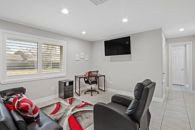 Building Photo - 6311 Bluestone Dr