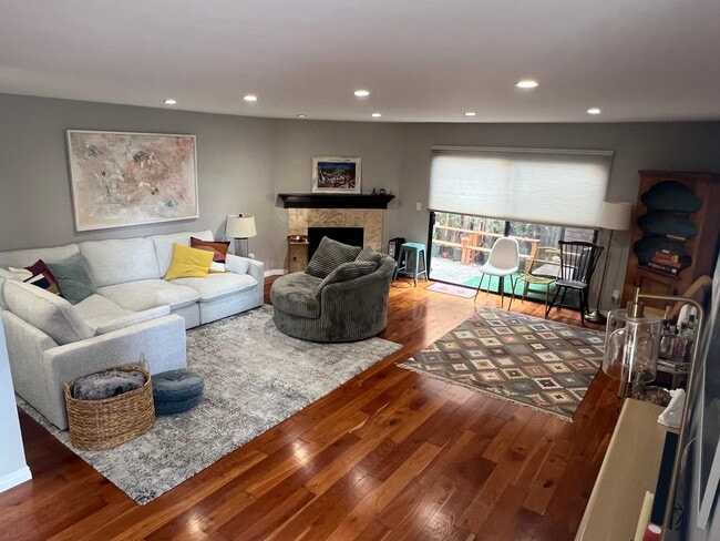 Primary Photo - 1238 12th St