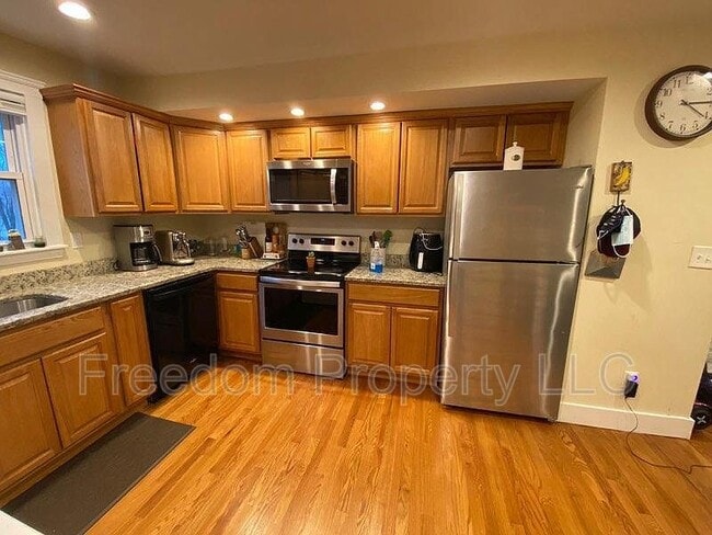 Building Photo - 18 Canal St