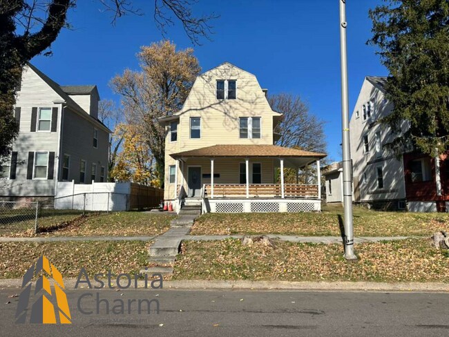 Building Photo - 3004 Clifton Ave