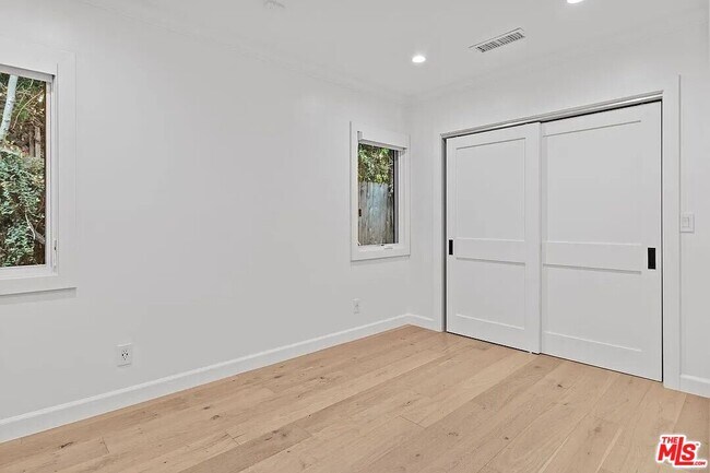 Building Photo - 1839 Preuss Rd