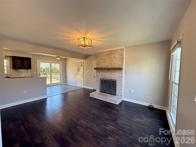 Building Photo - 8708 Parkchester Dr