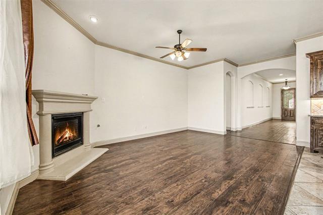 Building Photo - 588 Deverson Dr