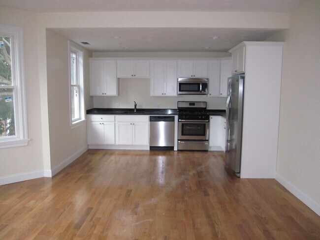 Building Photo - 198 Union Ave