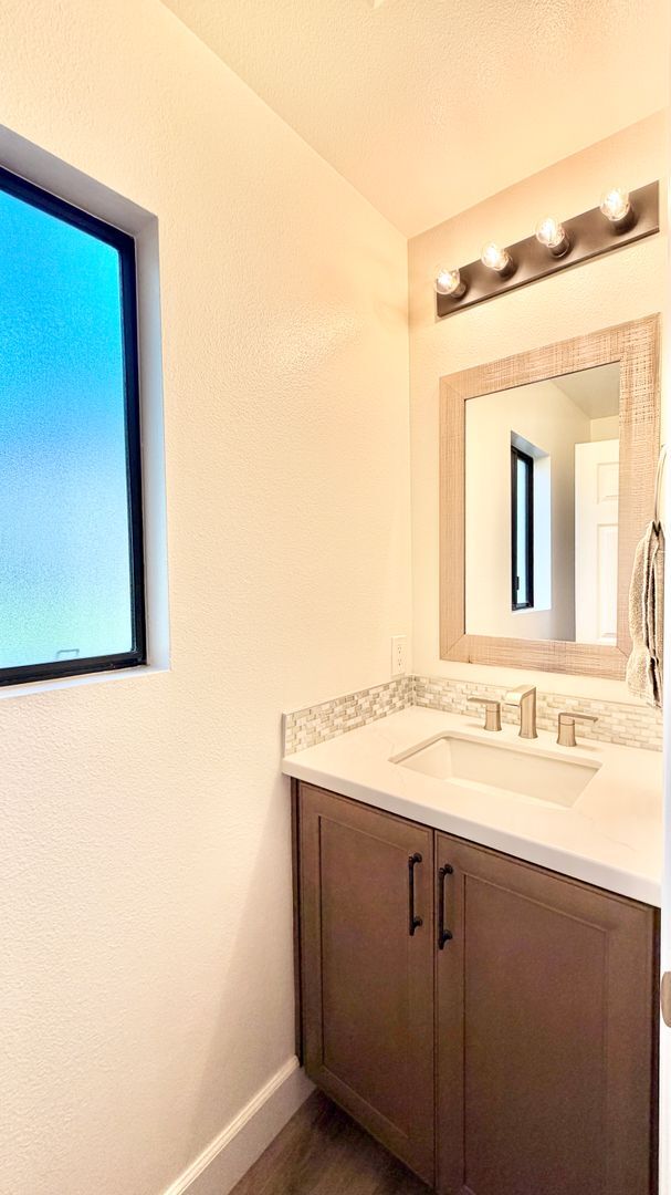 Building Photo - Beautifully Updated & Remodeled Townhome on the Pala Mesa Golf Course in Fallbrook!