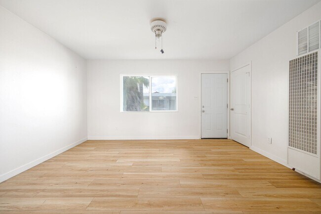 Building Photo - 767 Ball Ave