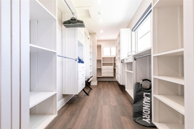 Building Photo - 2275 SW 44th St