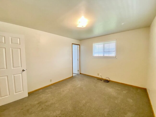 Building Photo - Space to Spare, Style to Love