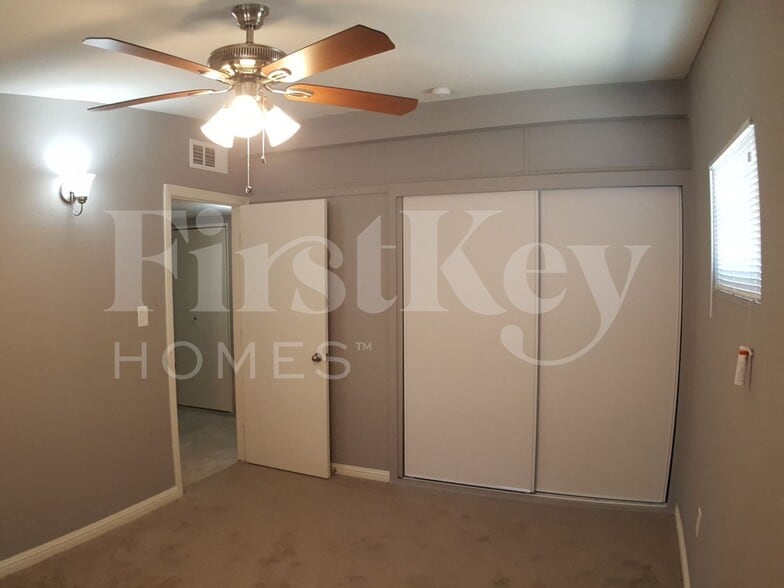 Building Photo - 332 Wisteria Ave