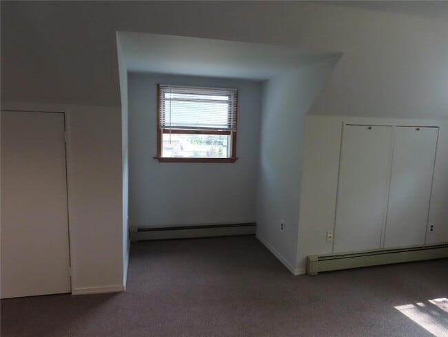 Building Photo - 120 Cerny Pl