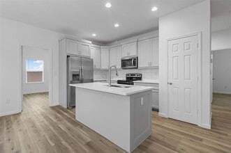 Building Photo - 311 N Helton St