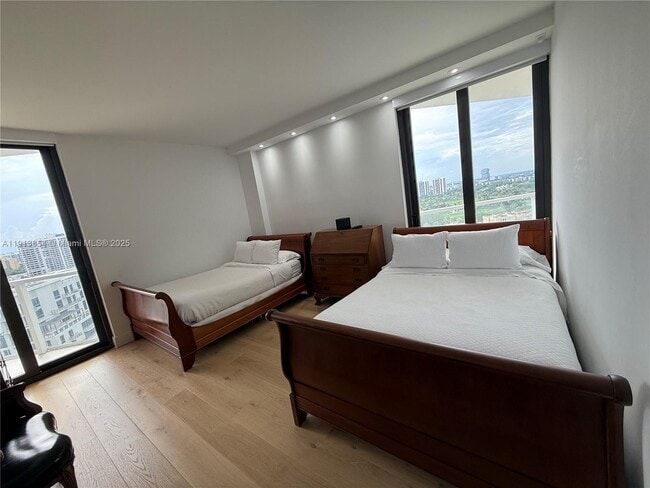 Building Photo - 19500 Turnberry Way