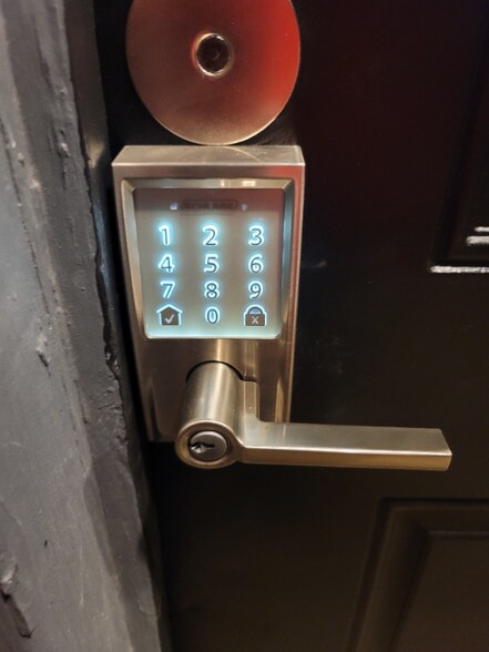 Building Photo - 409 N Sterling Ave