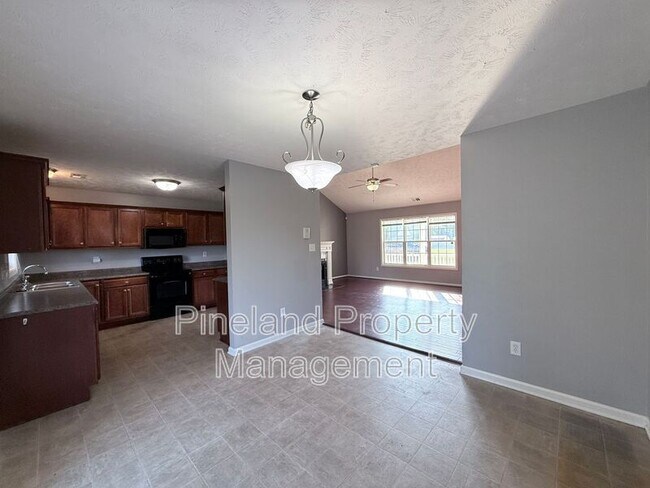 Building Photo - 641 Corsegan Rd