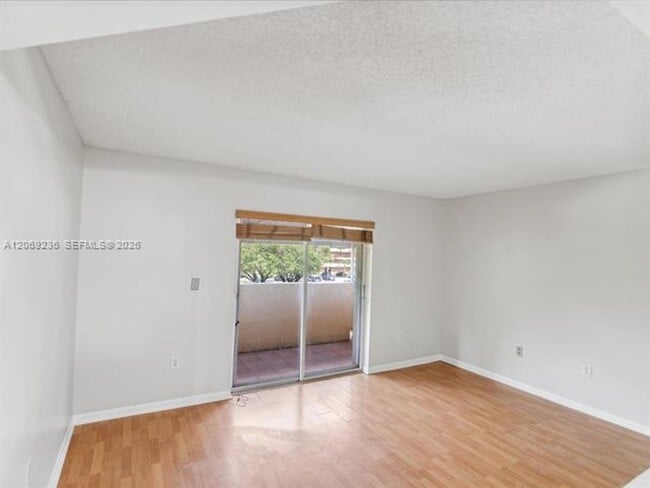Building Photo - 390 NW 86th Pl