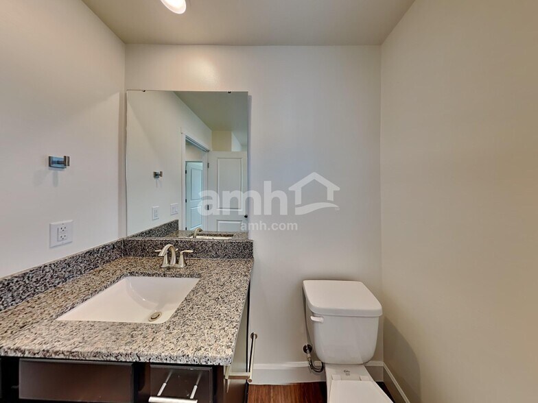 Building Photo - 33064 Eagle Peak Ln