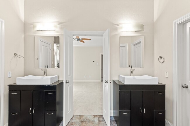 Building Photo - 5610 Kiam St