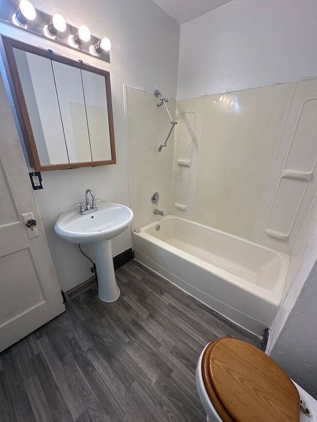 Building Photo - 805 2nd Ave SW