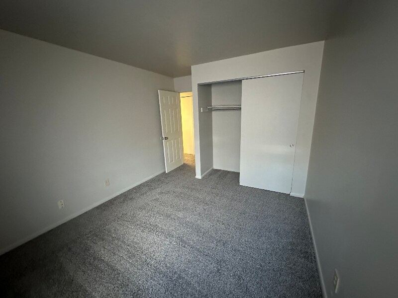 Building Photo - 1520 Spruce Ave