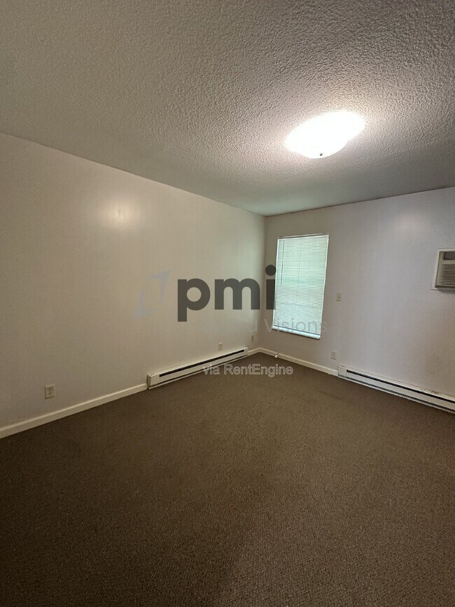 Building Photo - 1308 Arthur Ave