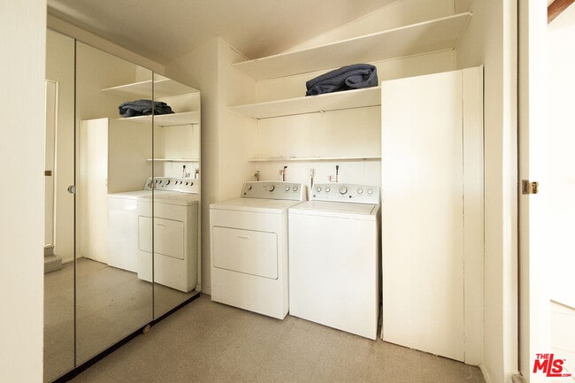 Building Photo - 4085 Michael Ave