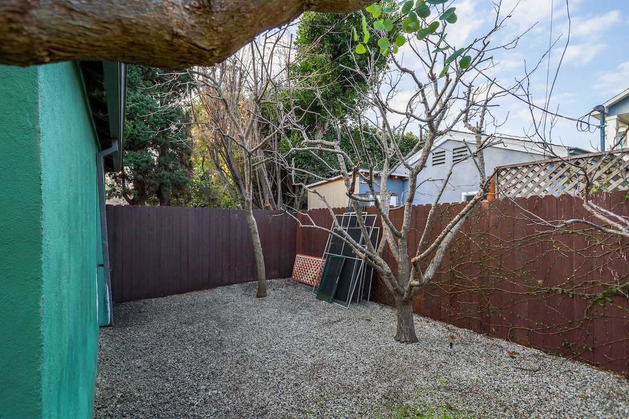 Building Photo - 2587 S Westgate Ave