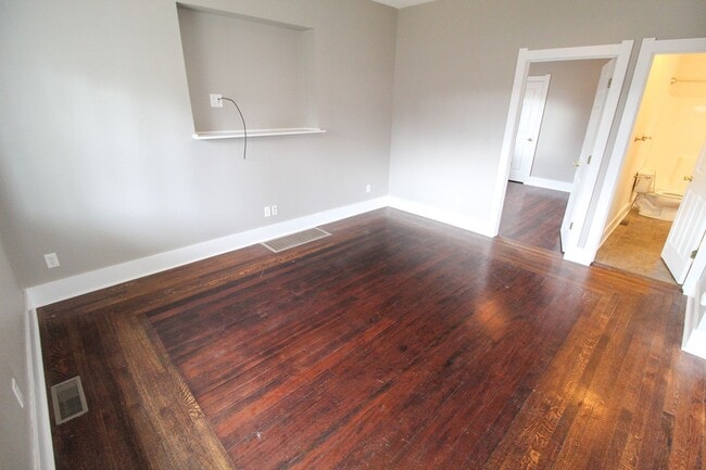 Building Photo - 2108 W Montgomery Ave