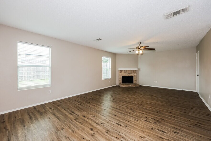 Building Photo - 944 Dunkirk Ln