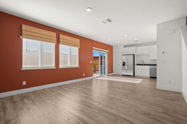 Building Photo - The Birch - - 3 Bedroom, 2.5 Bath single f...