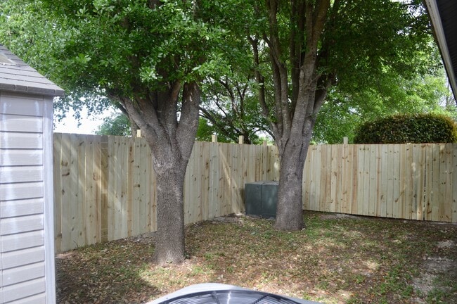 Building Photo - Newly remodeled 3 bed 2 bath