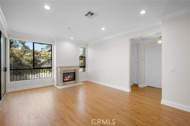 Building Photo - 6938 Laurel Canyon Blvd