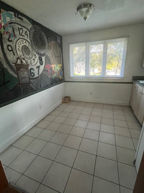 Dining Area - 1129 W Carson St