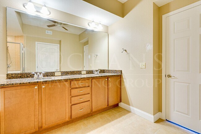 Building Photo - GORGEOUS Waterfront Condo in South Daytona