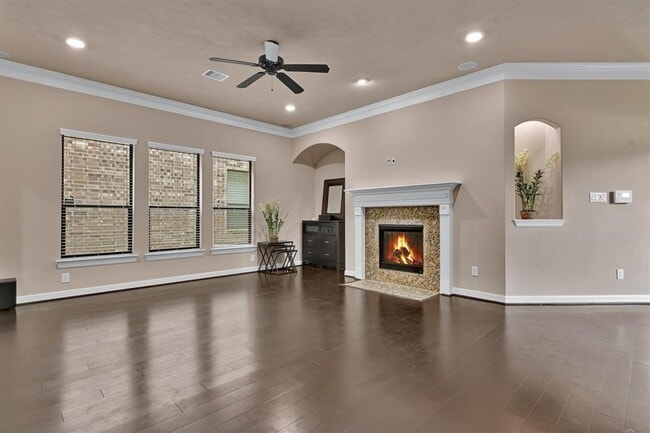 Building Photo - 2725 Kings Retreat Cir