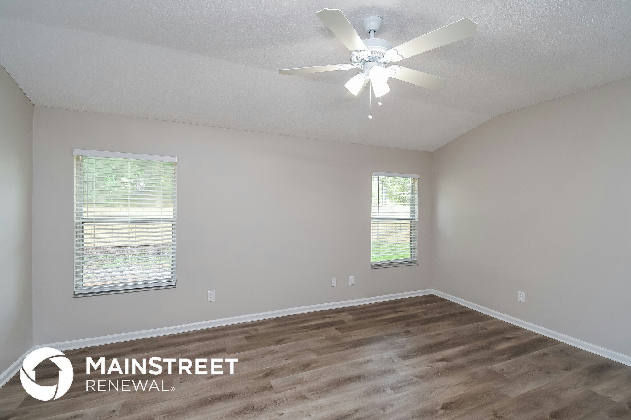 Building Photo - 579 Charles Pinckney St