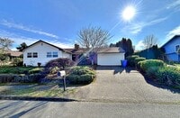 Building Photo - 13806 NE Fremont Ct