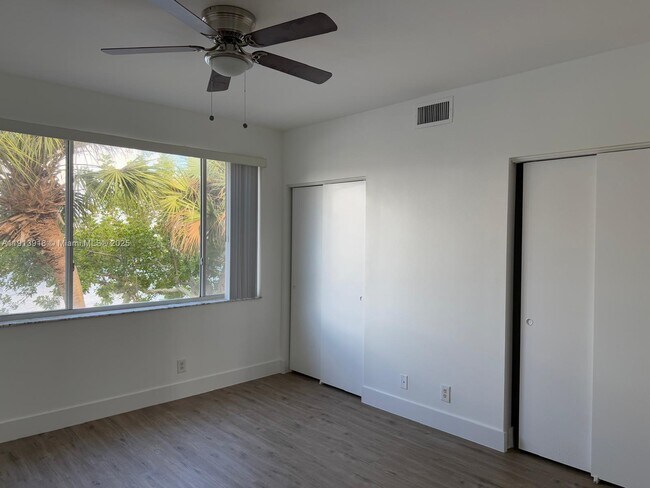 Building Photo - 16639 Hemingway Dr